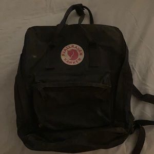 Navy Fjallraven Kanken backpack